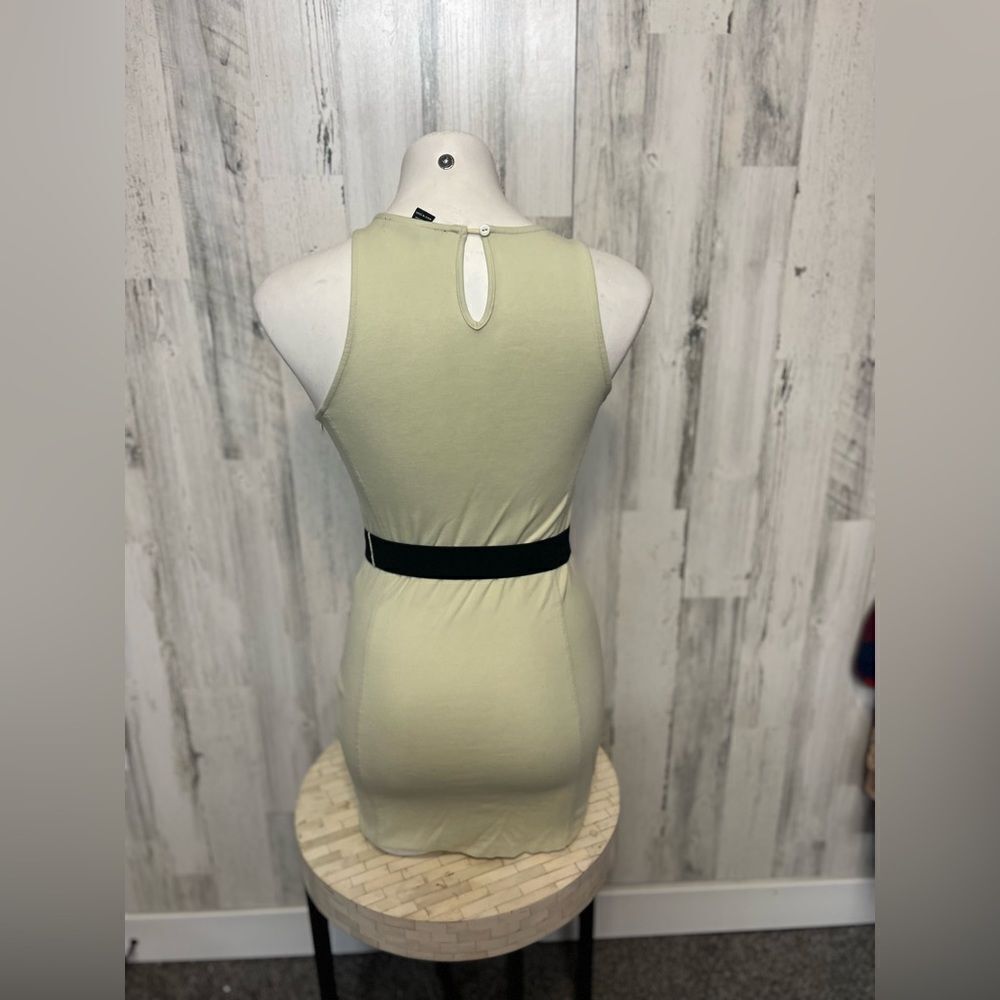 Dress  - Picture 4 of 6